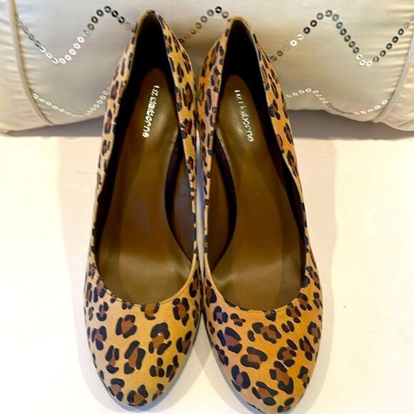 NWOT Liz Claiborne Leopard Print High Heals Size 8 - Picture 1 of 7